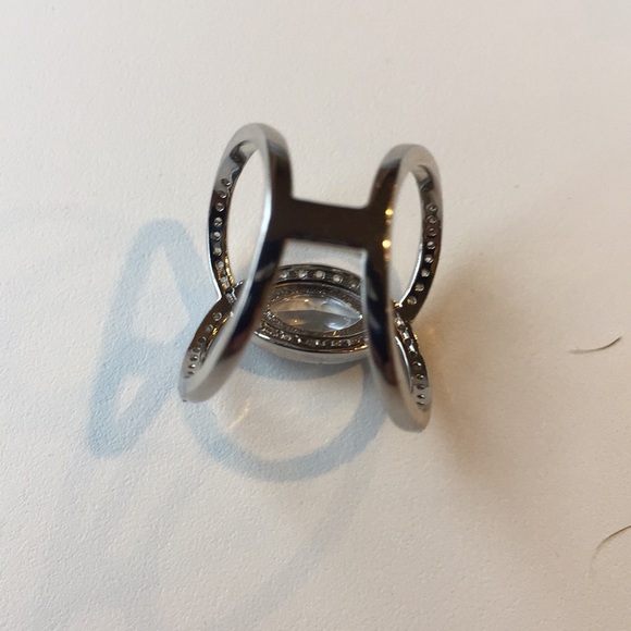 Stamped S925(sterling silver2 carats sapphire RING - Picture 4 of 5